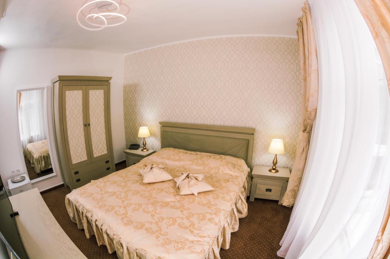 Hotel Cora Bistrita ภายนอก รูปภาพ