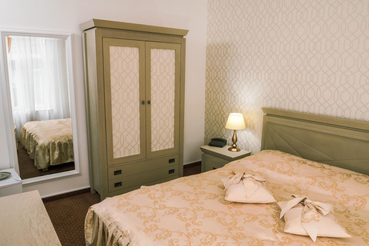 Hotel Cora Bistrita ภายนอก รูปภาพ
