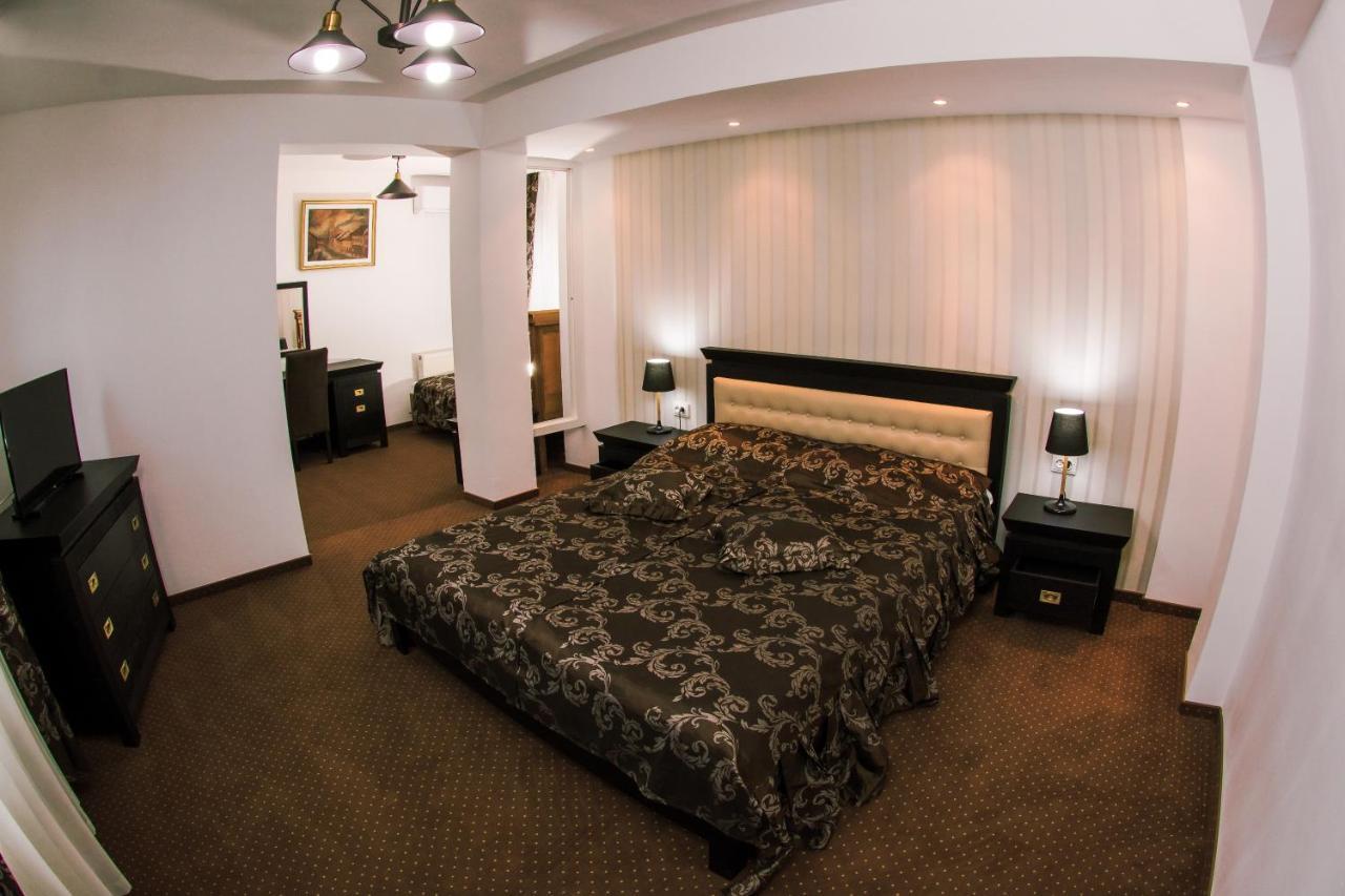Hotel Cora Bistrita ภายนอก รูปภาพ