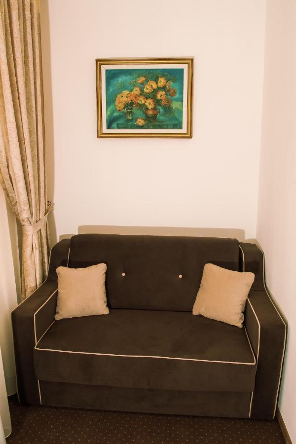 Hotel Cora Bistrita ภายนอก รูปภาพ